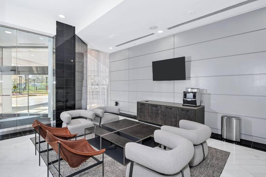 Incredible Apartment With Rooftop In Pentagon City Arlington Esterno foto