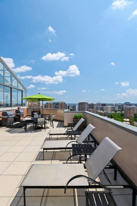 Incredible Apartment With Rooftop In Pentagon City Arlington Esterno foto